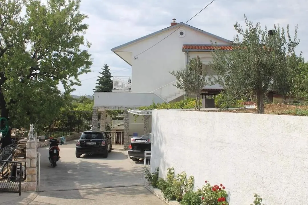Apartments With A Parking Space Novi Vinodolski - 22393
