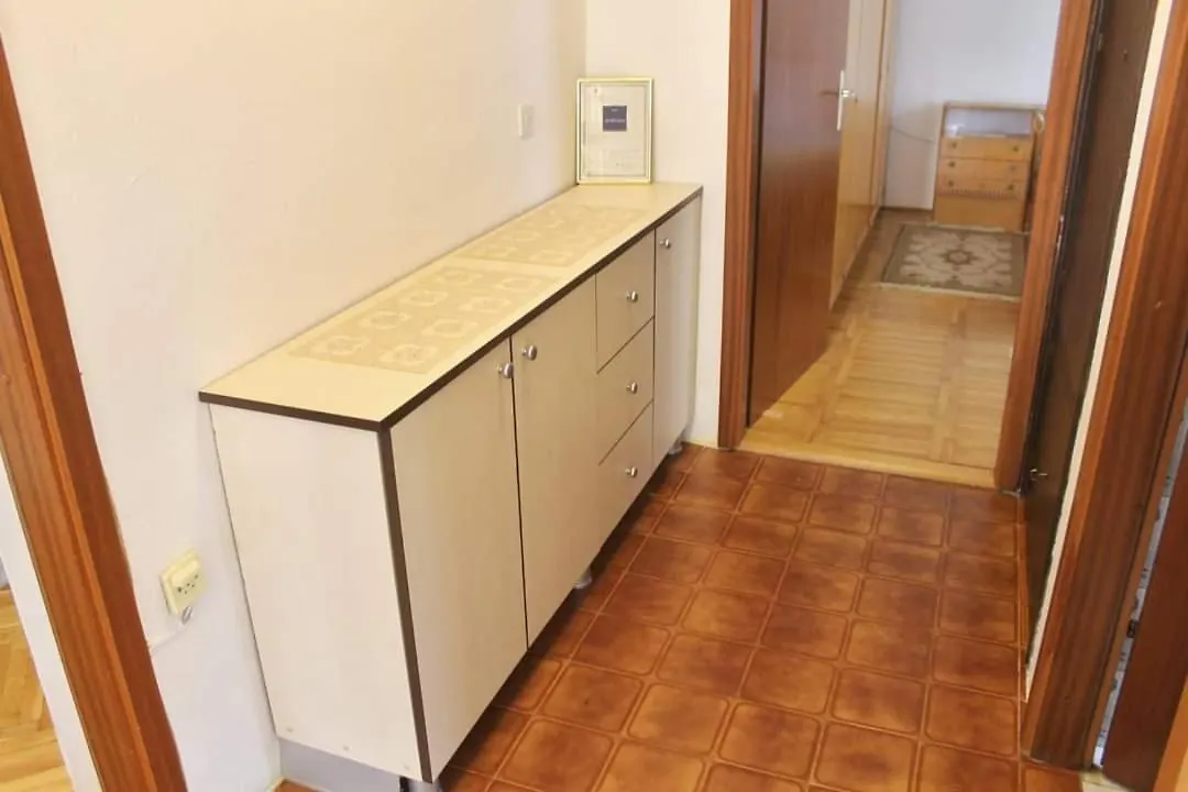 Apartments With A Parking Space Novi Vinodolski - 22393