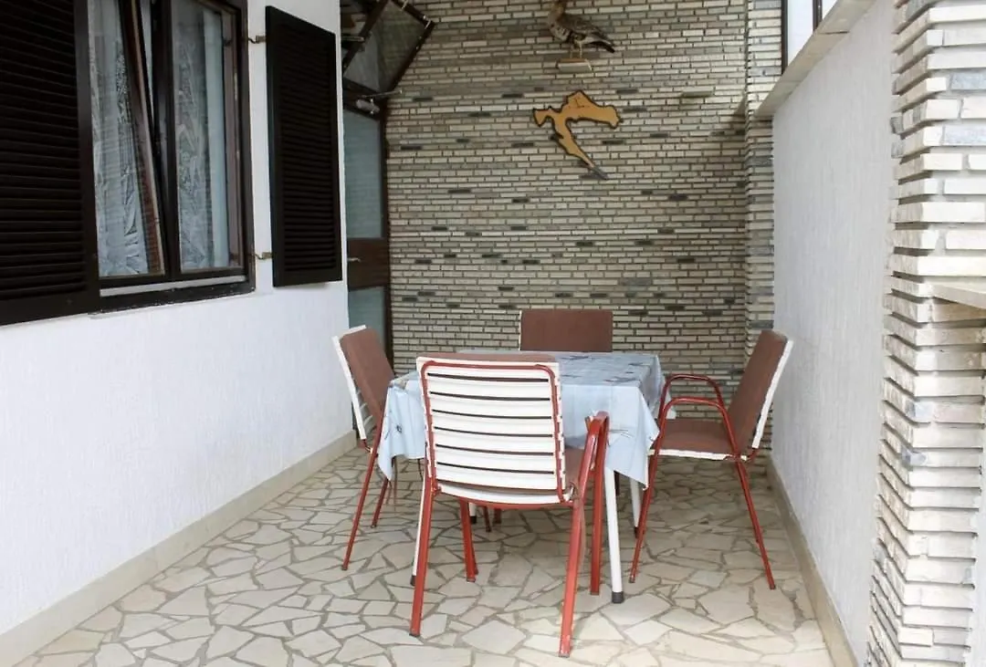 Apartments With A Parking Space Novi Vinodolski - 22393 Croatia