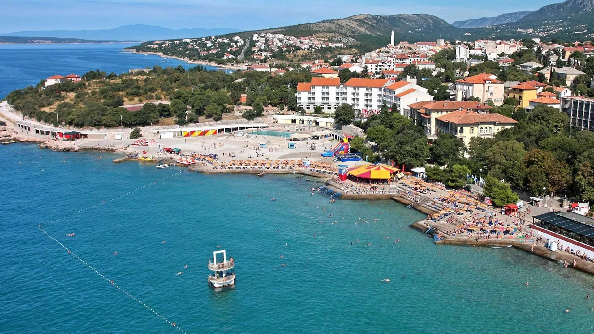 Apartments With A Parking Space Novi Vinodolski - 22393